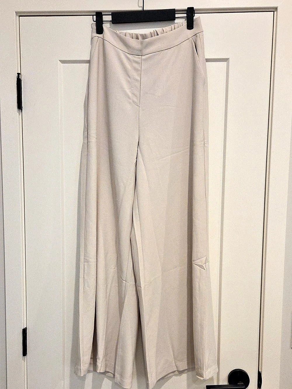 ZENANA Wide Leg Pants in Cream Size Medium, 30" Inseam